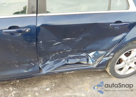 2010 Chevrolet Malibu Ls z USA, uszkodzony, nr VIN 1G1ZA5EB5AF268089